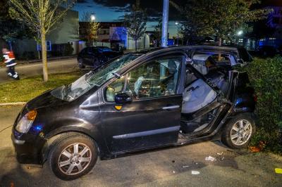 Ostfildern-Kemnat: Mehrere Schwerverletzte nach Kreuzungscrash - Feuerwehr befreit Personen - Rettungshubschrauber im Einsatz